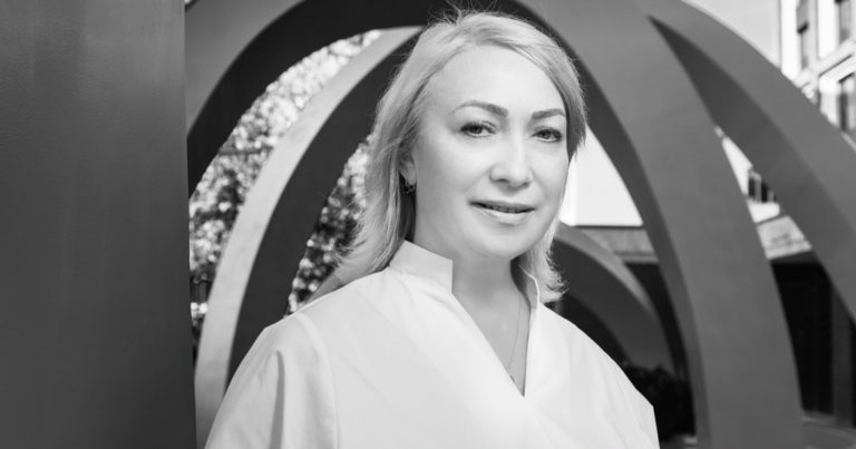 Диетолог Ирина Попова: «Алкоголь для организма — пустой углевод, на ночь такая лишняя энергия точно не нужна»