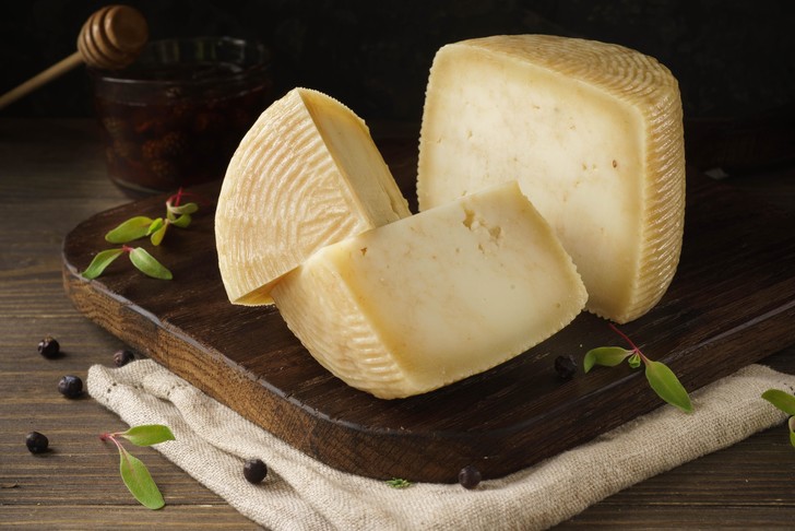 3 самых необычных безлактозных вида сыра