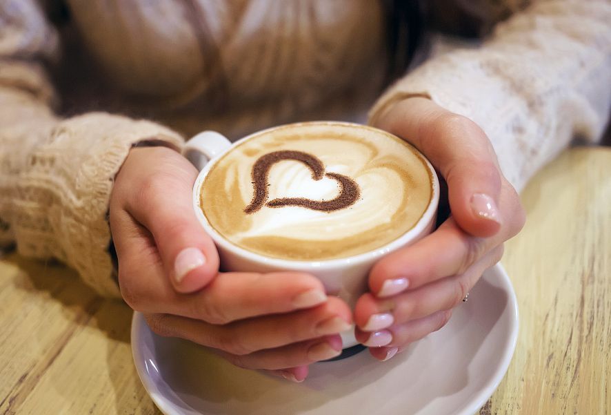 Диетолог назвала генетическую мутацию, обладателям которой стоит отказаться от кофе